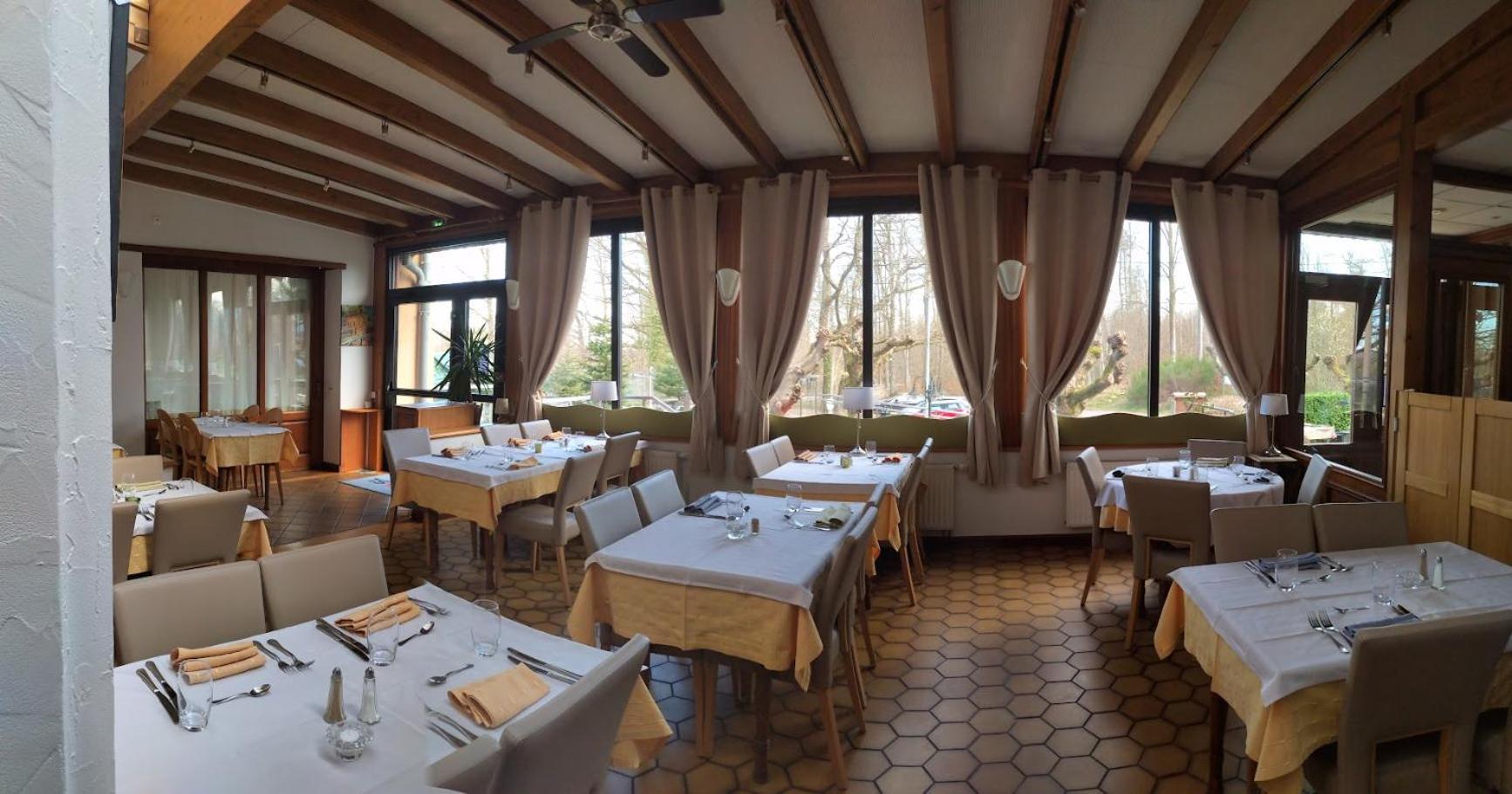 Logis Hotel Notre-Dame - Restaurant Ouvert Midi Et Soir Sauf Dimanche Soir Danne-et-Quatre-Vents Buitenkant foto
